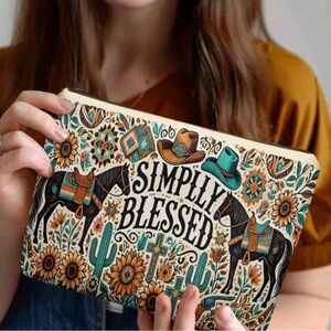 BOUTIQUE WHIMSICAL MAKEUP POOCH